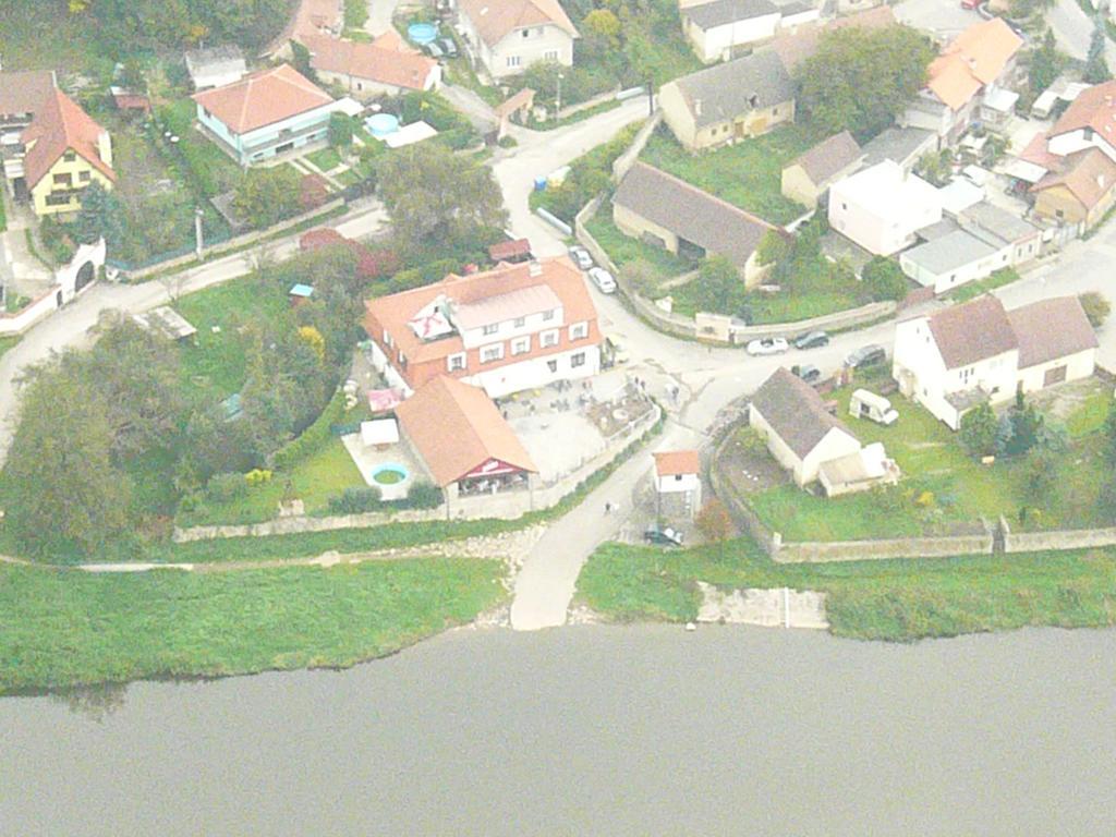 Hotel U Berounky Srbsko Exterior photo